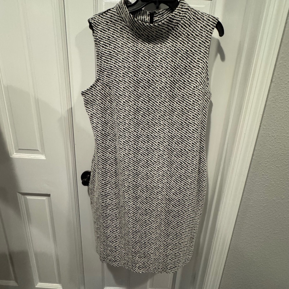 Sharagano Sleeveless Textured Knit Sheath Dress – Size 14 –‎ Monochrome Pattern